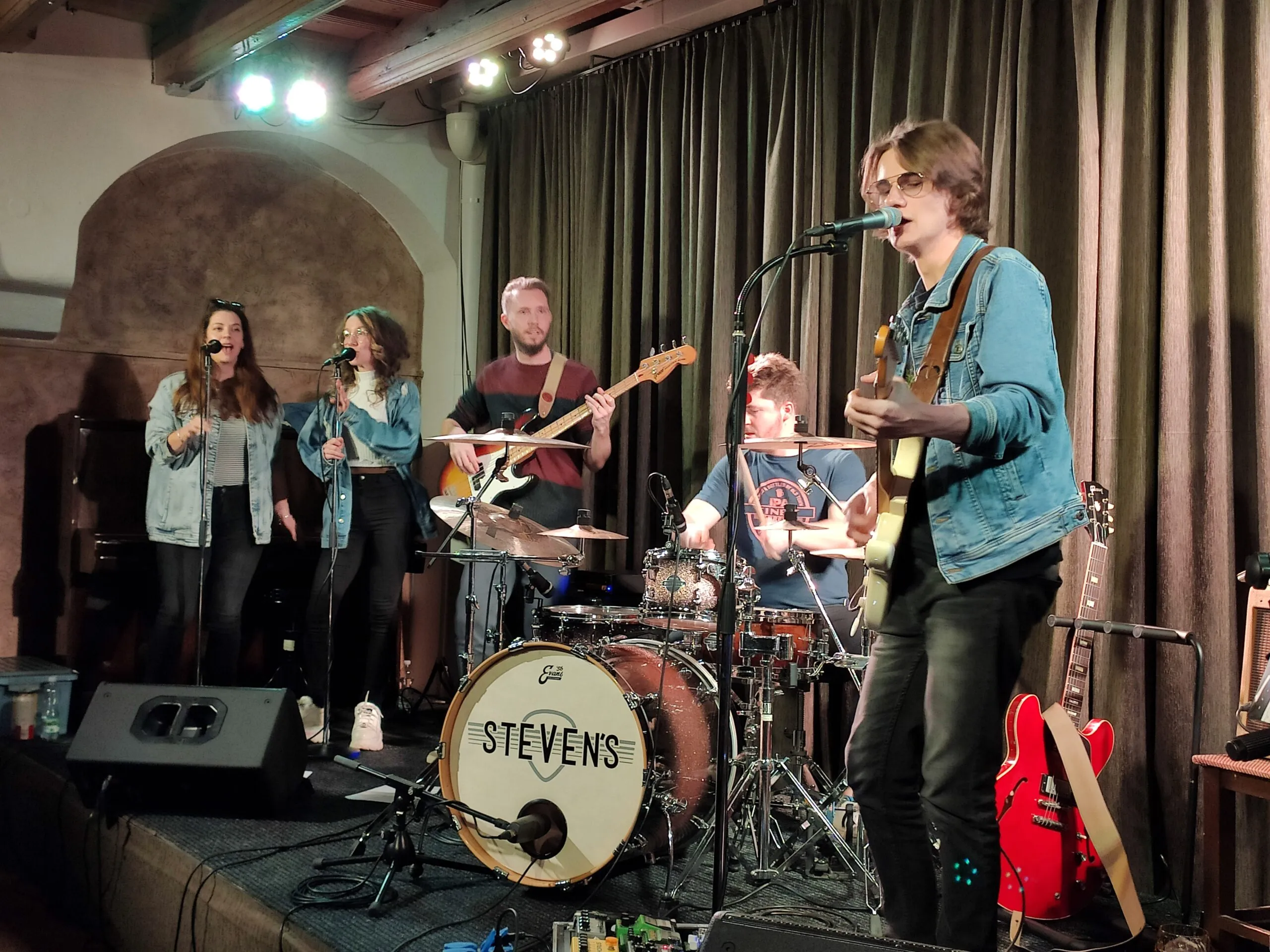 Steven’s (CZ)